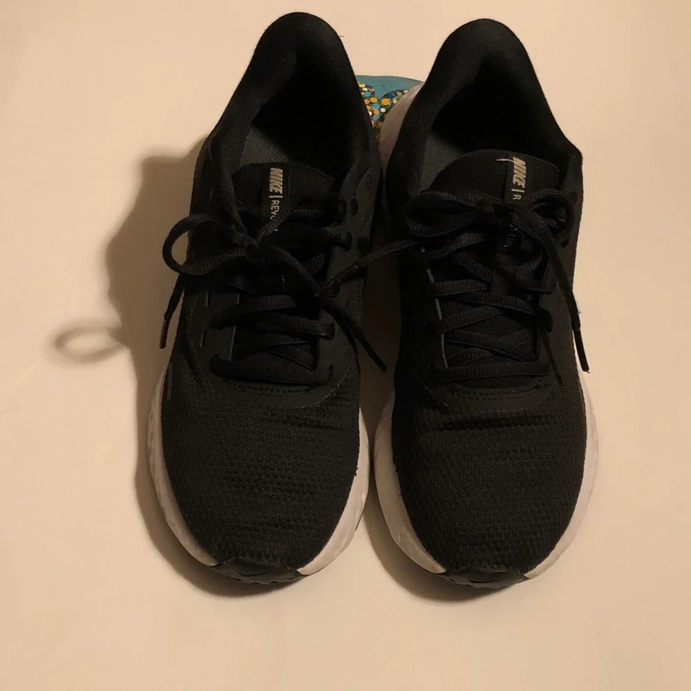 Nike Women's Black and White Sneakers. In good condition - Picture 2 of 6